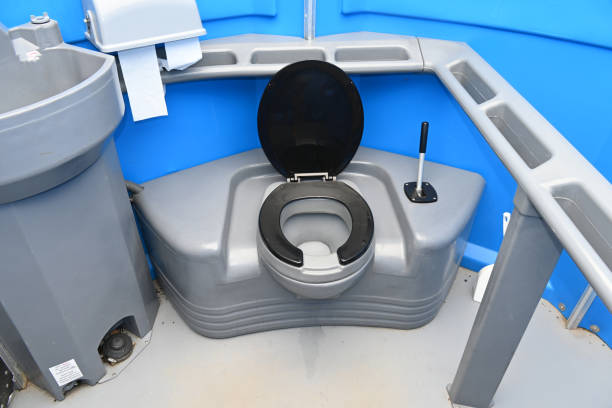 Best Porta potty rental near me  in Montevideo, MN